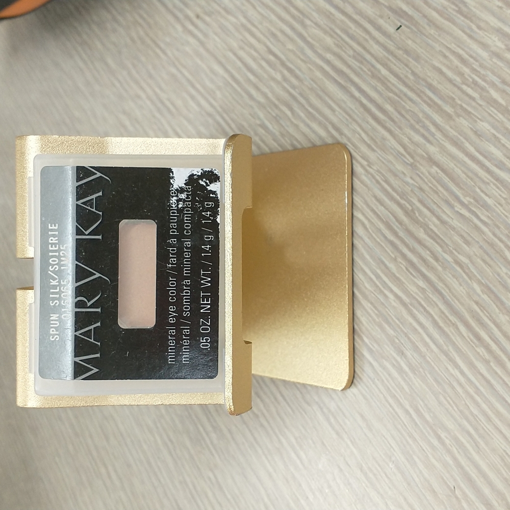 Mary Kay mineral eye color Spun Silk